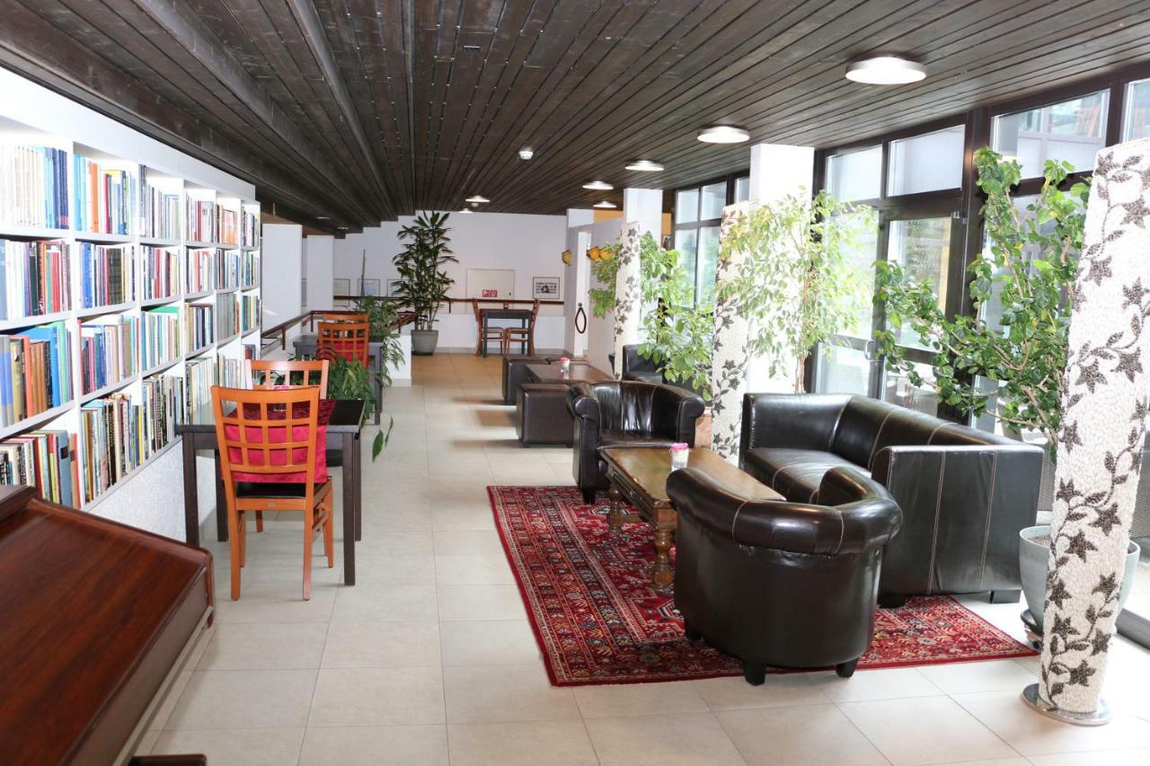 Hotel & Bildungszentrum Matt 3*